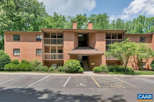 apt-8-114 Turtle Creek Rd, CHARLOTTESVILLE, VA, 22901-6758 | Card Image