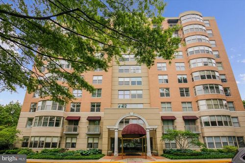 202-5000 Battery Ln, BETHESDA, MD, 20814-2643 | Card Image