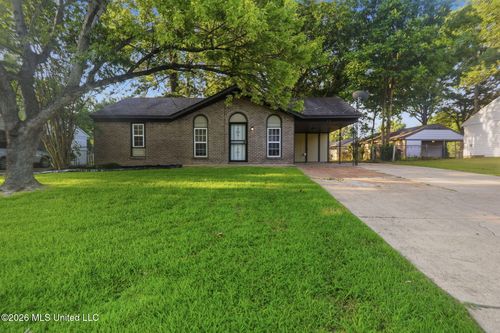 3135 Forest Glen Dr, Horn Lake, MS, 38637-2104 | Card Image