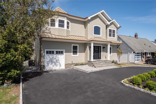 60 Ramble Ln, Levittown, NY, 11756-5733 | Card Image