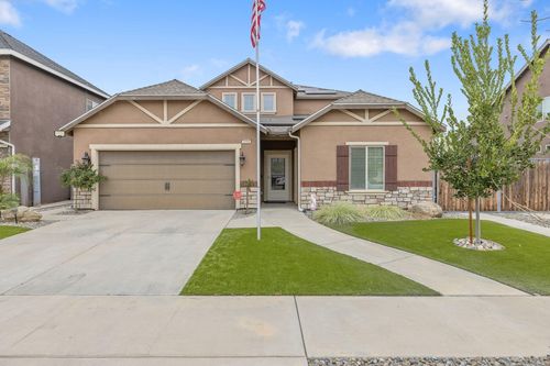 1944 W Babcock Ave, Visalia, CA, 93291-1704 | Card Image