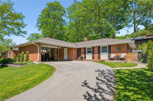 9 Heather Avenue, Cambridge, ON, N3C1X2 | Card Image