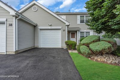 27 Mimosa Lane, Condo with 2 bedrooms, 2 bathrooms and null parking in Freehold NJ | Image 3