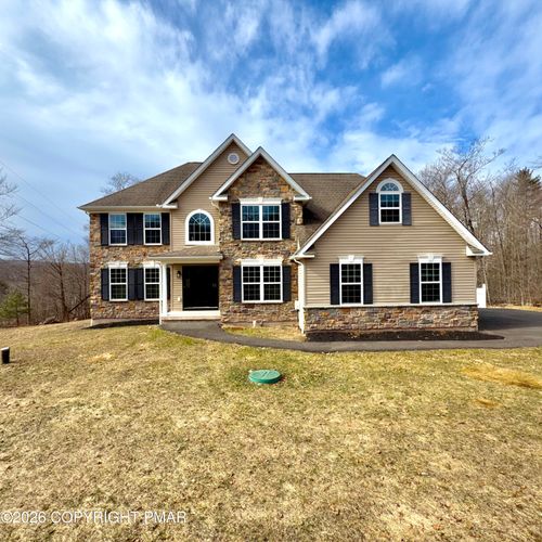 129 Doria Dr, Blakeslee, PA, 18610-7711 | Card Image
