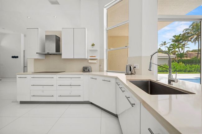 2904 Oakbrook Dr, House other with 5 bedrooms, 4 bathrooms and null parking in Weston FL | Image 13