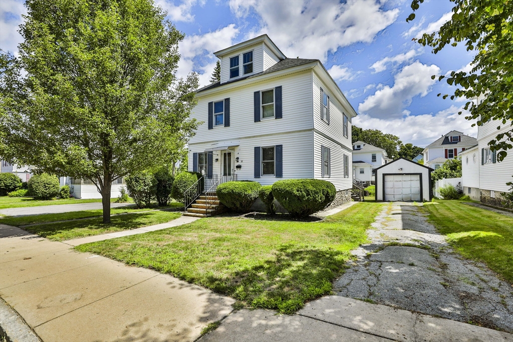 Oakland St, Lowell, MA 01851