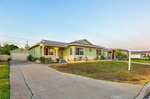 9649 Cloverwood St, Bellflower, CA, 90706-3040 | Card Image
