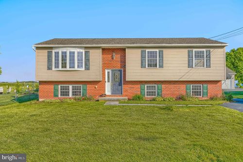 681 Grant Dr, GETTYSBURG, PA, 17325-8946 | Card Image