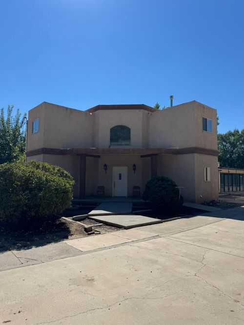 1930 Ilfield Rd Sw, Albuquerque, NM, 87105-7055 | Card Image