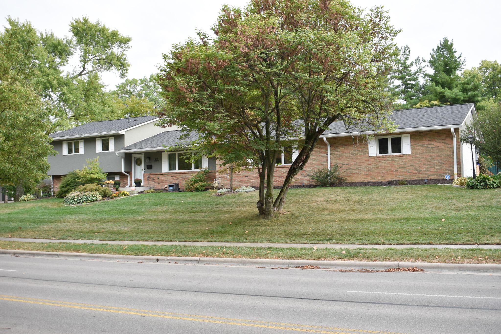 Zollinger Rd, Columbus, OH 43221