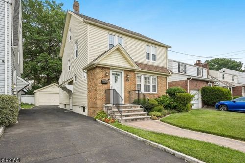 24 Synott Pl, Newark, NJ, 07106-2813 | Card Image