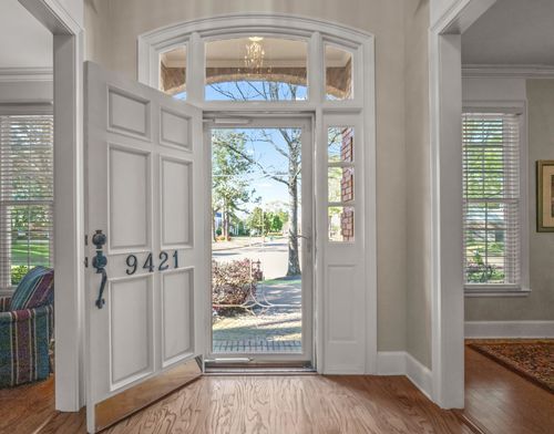 9421 Doe Meadow Dr, Germantown, TN, 38139-5616 | Card Image