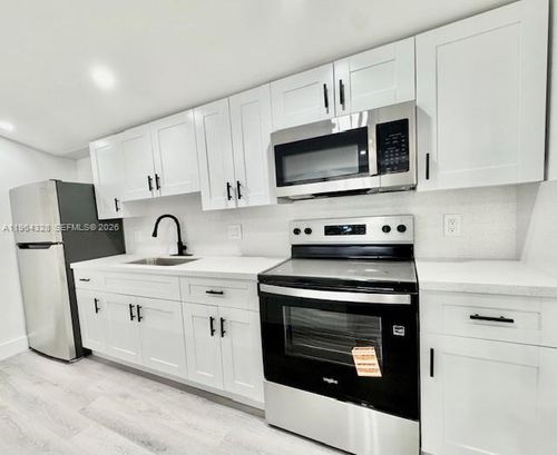 c-2806 Taylor St, Hollywood, FL, 33020 | Card Image