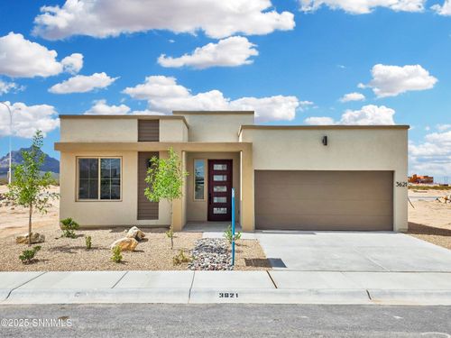3621 King Fisher St, Las Cruces, NM, 88012-8055 | Card Image