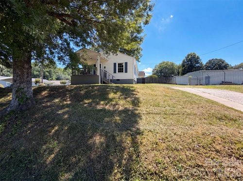 123 E Farmview St, Gastonia, NC, 28054-5495 | Card Image