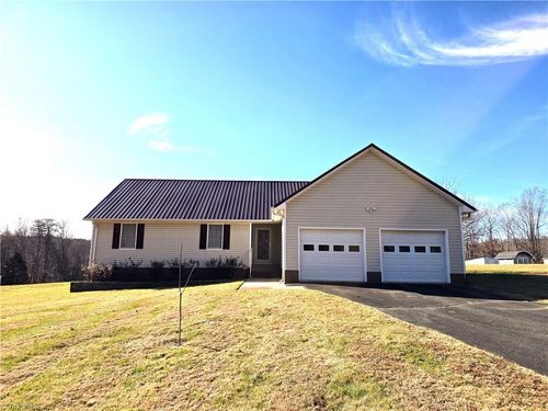 1545 Bradley Rd, Pinnacle, NC, 27043-8400 | Card Image