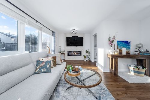 273 Hansen Rd N, Brampton, ON, L6V2T5 | Card Image