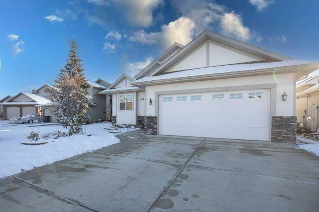 2 Legacy Cove, House detached with 4 bedrooms, 3 bathrooms and 4 parking in Sylvan Lake AB | Image 2