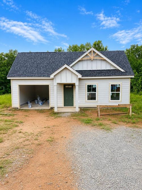 130 Young Ln, Hamilton, GA, 31811-6177 | Card Image