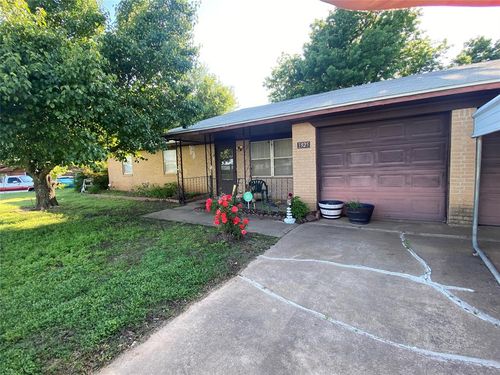 3925 N Highway 74 Service Rd, Crescent, OK, 73028-9554 | Card Image
