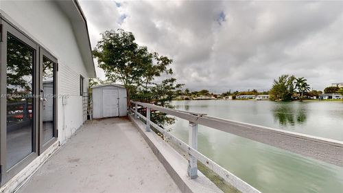 2-220 Sw 8th Ave, Hallandale Beach, FL, 33009-5237 | Card Image