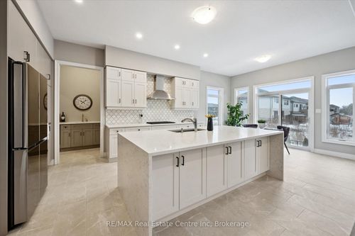 187 Ambrous Cres, Guelph, ON, N1G0G3 | Card Image