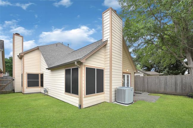 9630 W Withers Way Cir, House other with 3 bedrooms, 2 bathrooms and 2 parking in Houston TX | Image 31