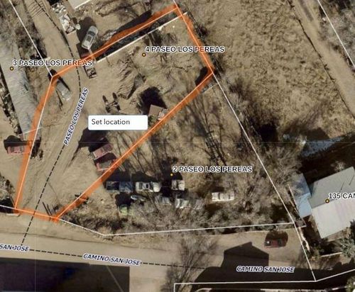 4 Paseo Los Pereas, Santa Fe, NM, 87507-4239 | Card Image