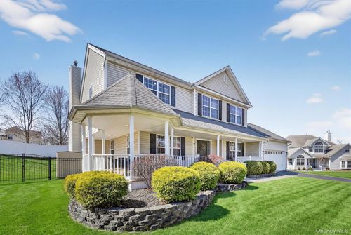 14 Corral Ln, Goshen, NY, 10924-1204 | Card Image
