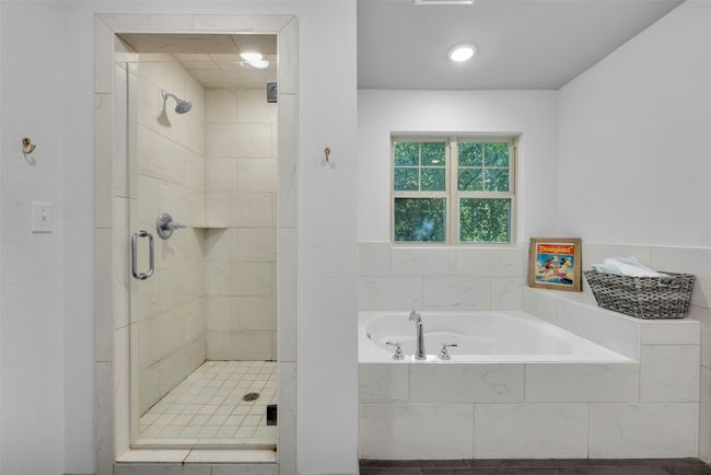 8705 Tudor Pl, Townhouse with 3 bedrooms, 3 bathrooms and null parking in Dallas TX | Image 16