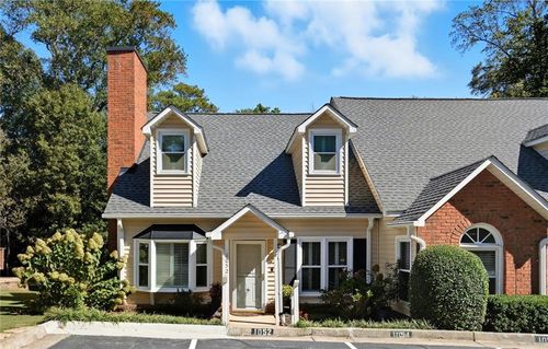 1052 Sasha Ln, Roswell, GA, 30075-3652 | Card Image