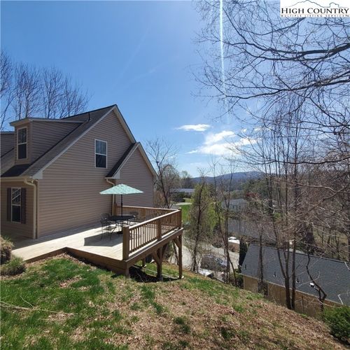 161 Alexander Dr, Boone, NC, 28607-4406 | Card Image