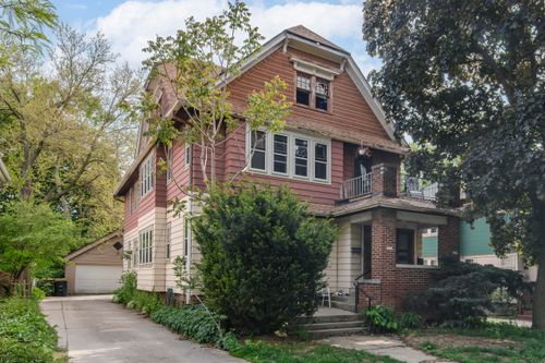 6221 W Lloyd St, Wauwatosa, WI, 53213-2005 | Card Image