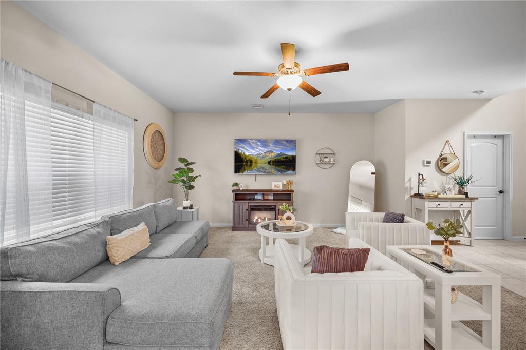 Oval Glass St, Conroe, TX 77304