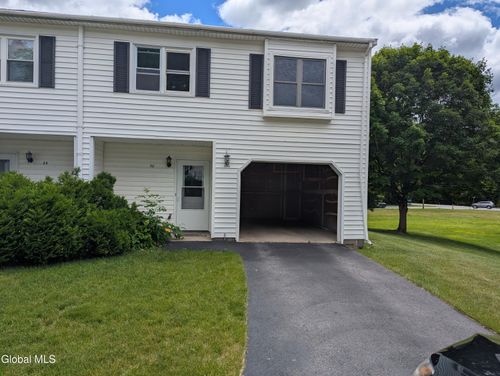 28 Clubhouse Dr, Saratoga Springs, NY, 12866-5148 | Card Image