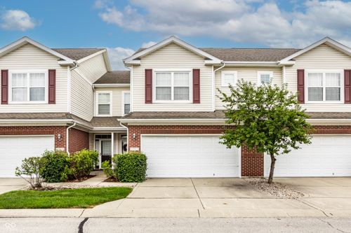 10911 Perry Pear Dr, Zionsville, IN, 46077-8587 | Card Image