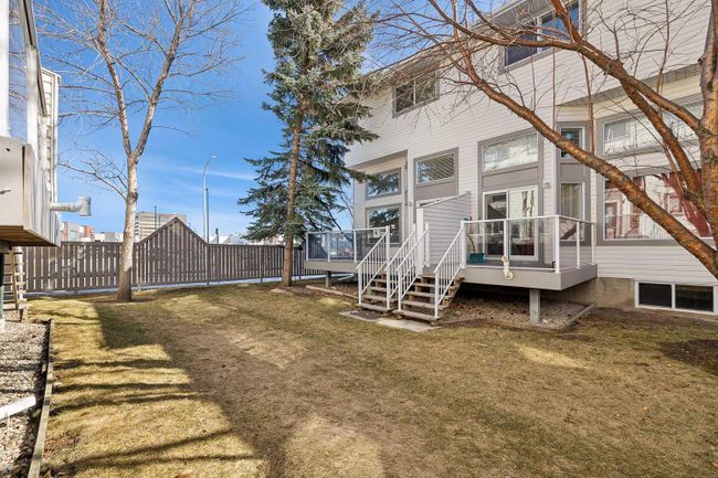 76 Kingsland Villas Sw, Home with 3 bedrooms, 2 bathrooms and 2 parking in Calgary AB | Image 2
