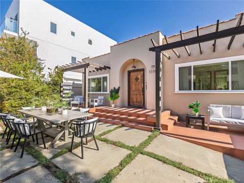 1110 Queen Anne Pl, Los Angeles, CA, 90019-6842 | Card Image