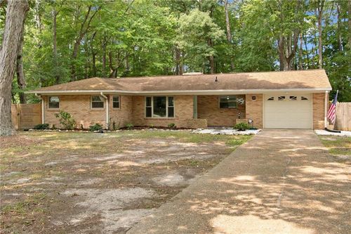 206 Beechwood Dr, Yorktown, VA, 23692-3204 | Card Image