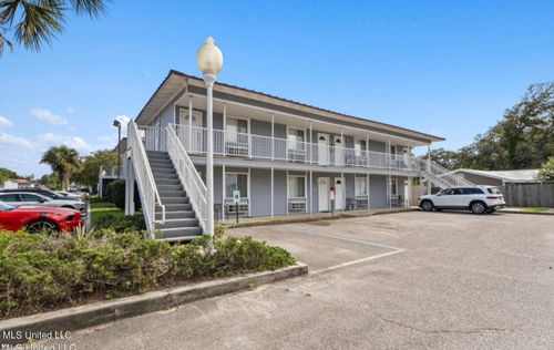 11-1664 Beach Blvd, Biloxi, MS, 39531-5361 | Card Image