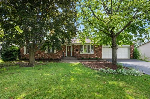 7655 Woodview Dr, Woodridge, IL, 60517-2703 | Card Image