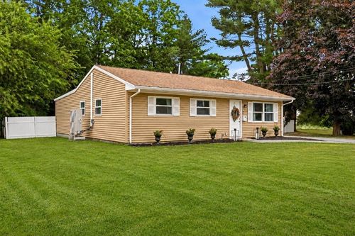 75 Linden St, Taunton, MA, 02780-3620 | Card Image
