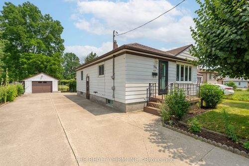 22326 Adelaide Rd, Mount Brydges, ON, N0L1W0 | Card Image