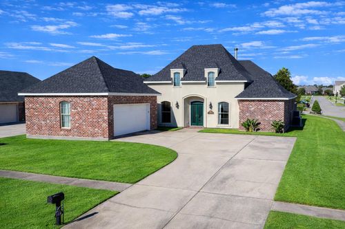384 Sugarwood Blvd, Houma, LA, 70360-8319 | Card Image