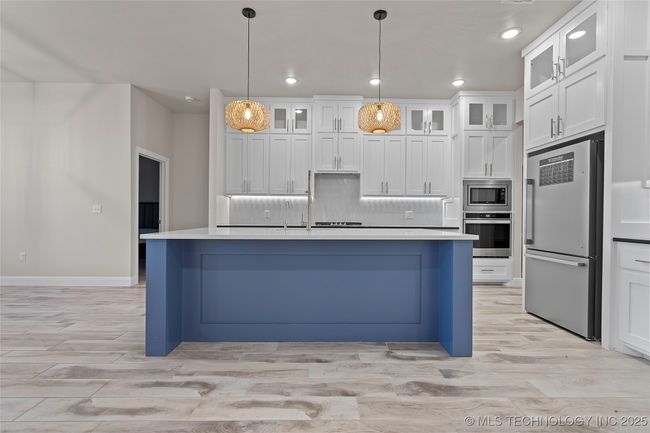 714 Prairie View Rd, House other with 4 bedrooms, 3 bathrooms and null parking in Ardmore OK | Image 4
