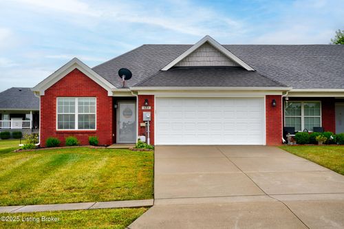 427 Woodlake Dr, Mt Washington, KY, 40047-5140 | Card Image