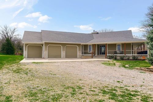 28655 W 223rd St, Spring Hill, KS, 66083-5520 | Card Image