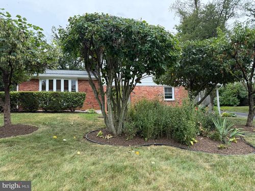 3921 Forest Grove Dr, ANNANDALE, VA, 22003-1962 | Card Image