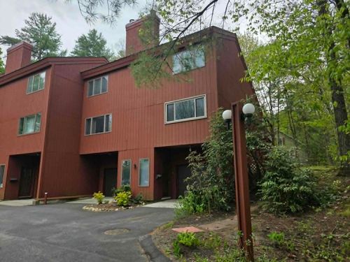 9 Evergreen Ln, Brattleboro, VT, 05301-4279 | Card Image