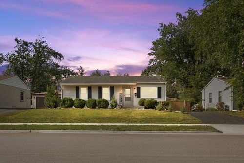 124 Bernard Dr, Buffalo Grove, IL, 60089-3504 | Card Image